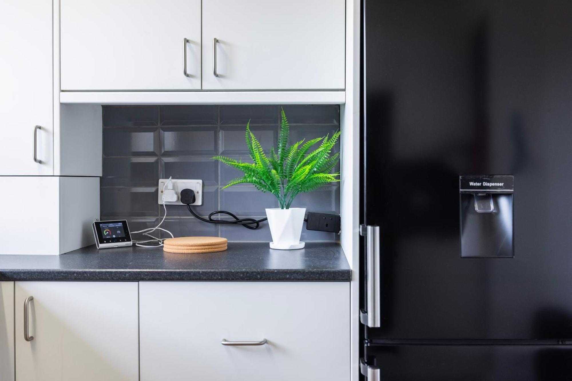 Excel O2 Stunning Large 3 Bedroom Apartment With Balcony Лондон Экстерьер фото